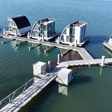 Schwimmendes Ferienhaus Sky Elsterheide エクステリア 写真