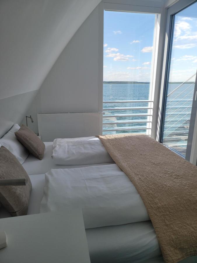 Schwimmendes Ferienhaus Sky Elsterheide エクステリア 写真