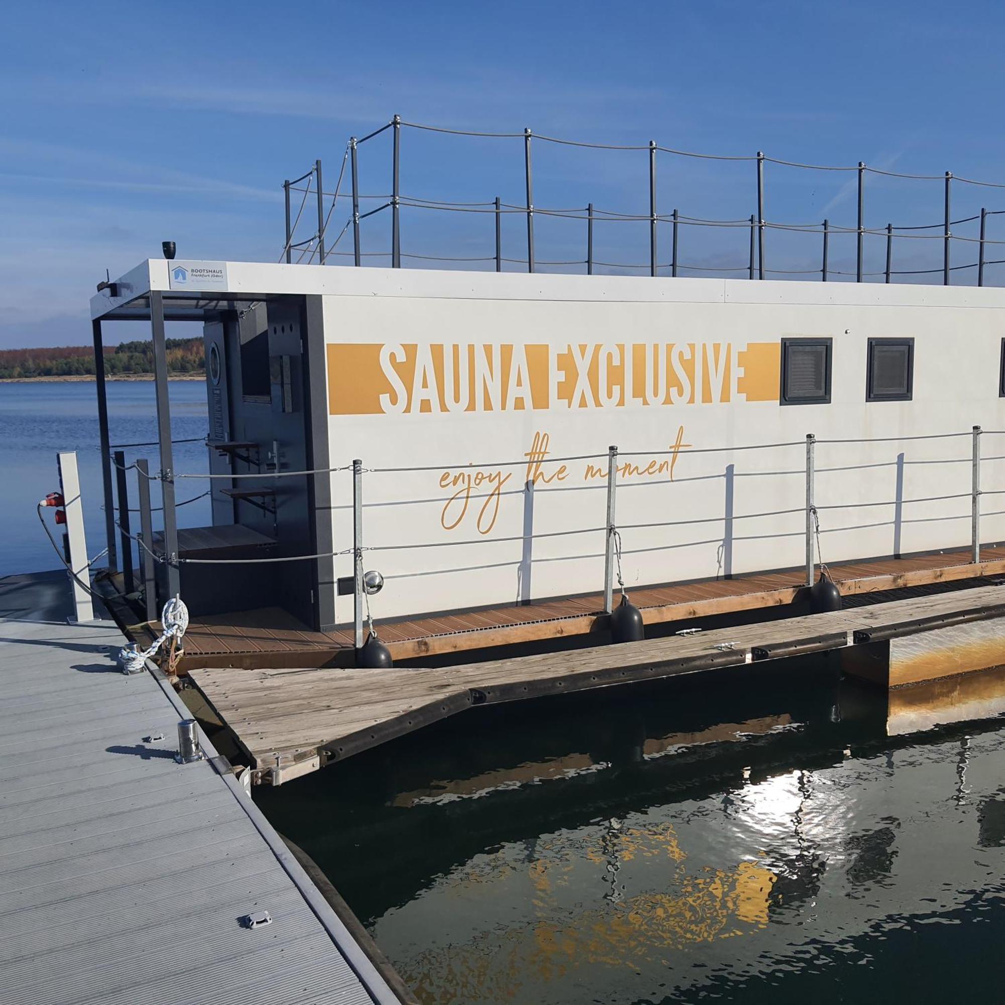 Schwimmendes Ferienhaus Sky Elsterheide エクステリア 写真