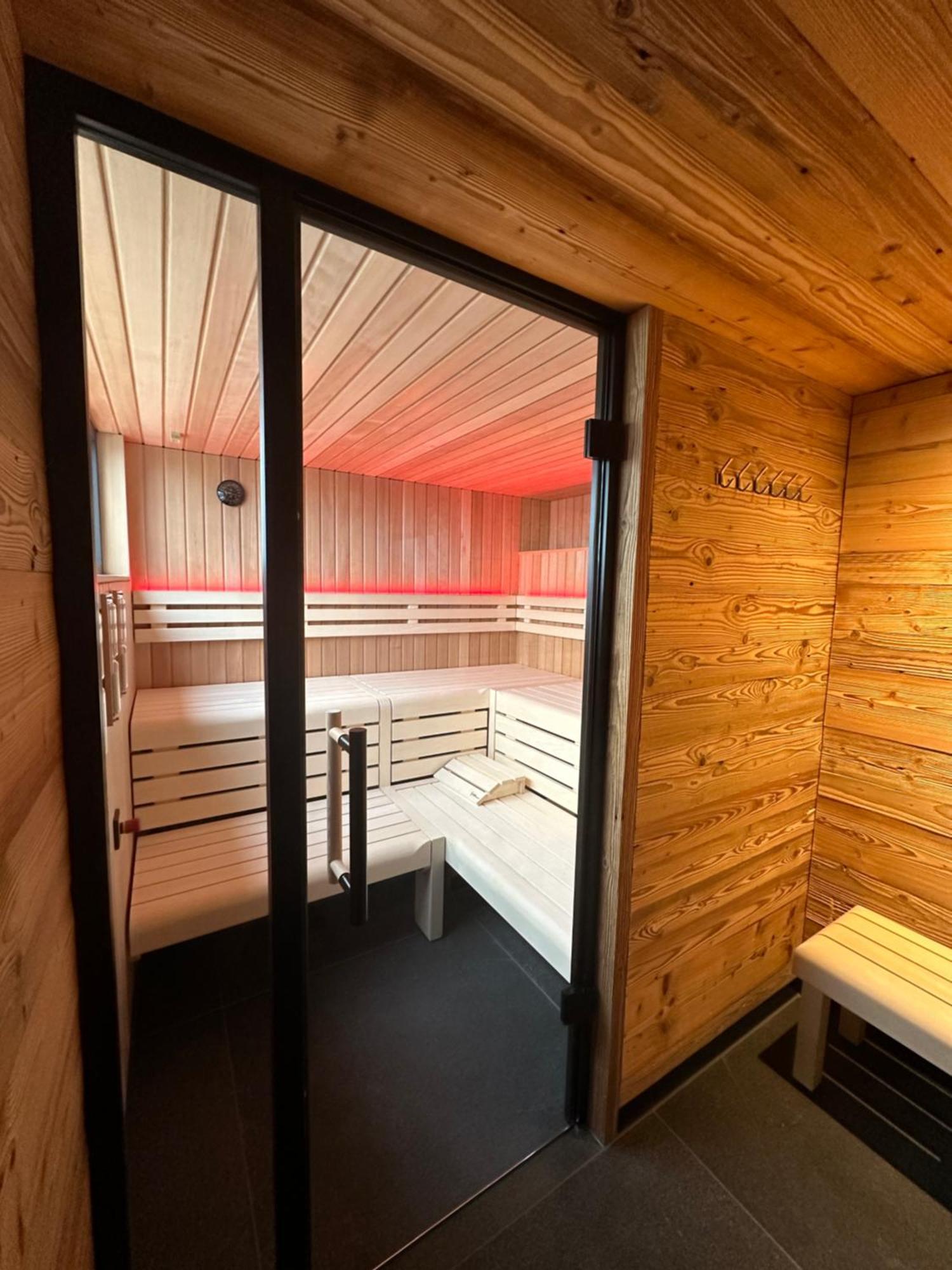 Schwimmendes Ferienhaus Sky Elsterheide エクステリア 写真